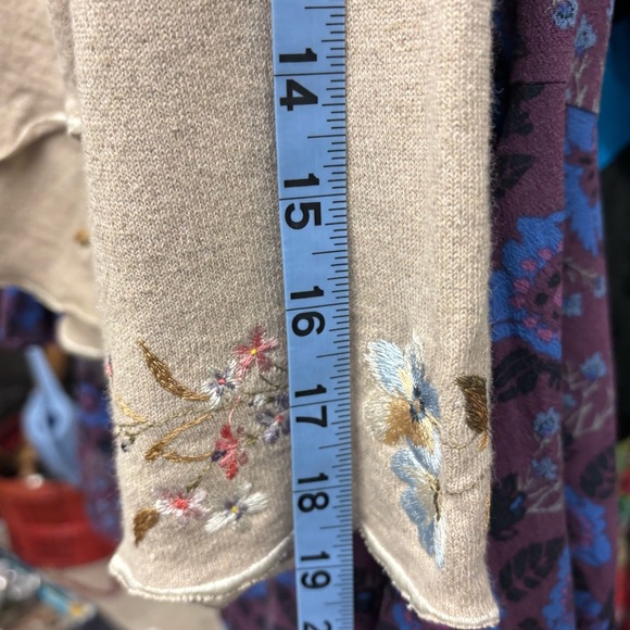 Boho fairy core linen blend top with dainty floral embroidery, large - Picture 10 of 12